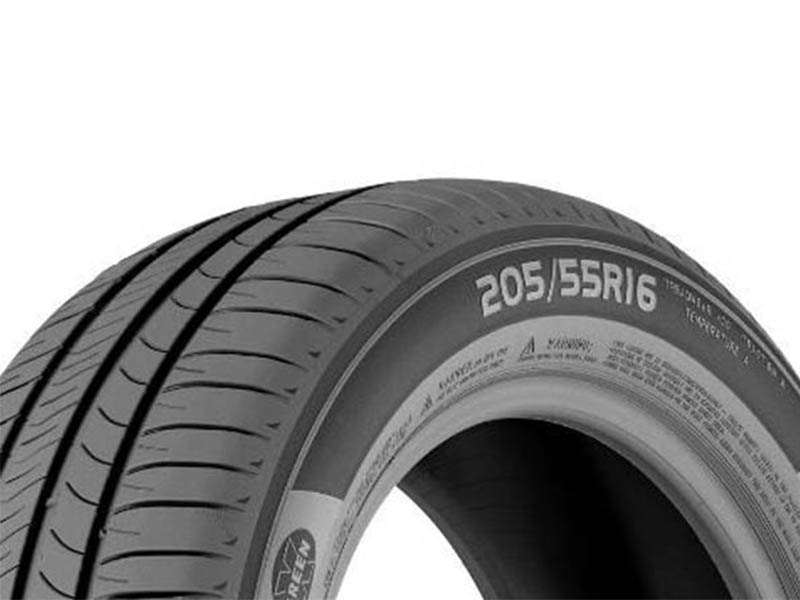 Is it allowed to fit tyres with a different speed rating than the one recommended by the manufacturer?