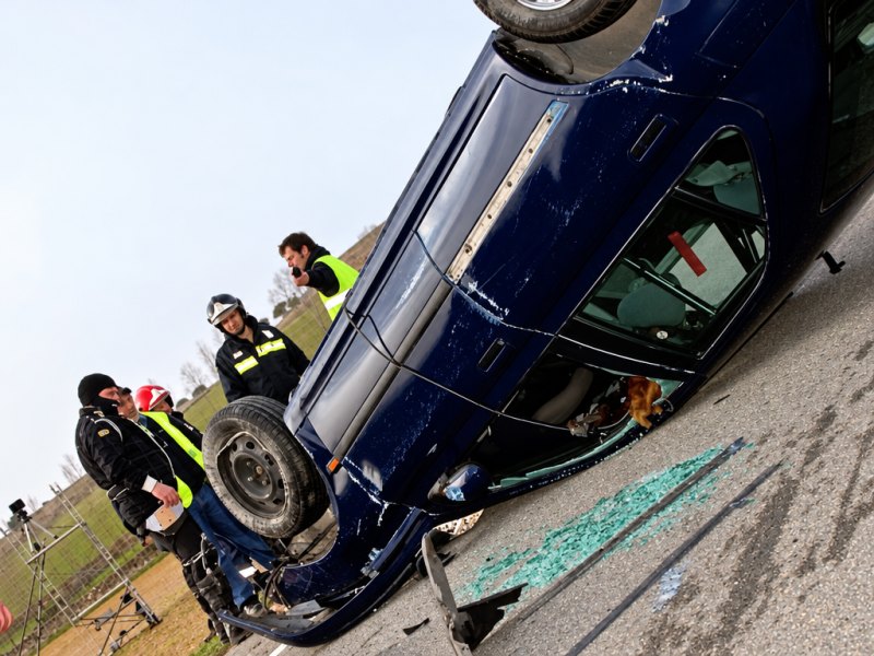 Which types of roads are perceived to have a higher accident risk?